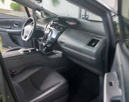 Серый Тойота Prius MPV, объемом двигателя 1.8 л и пробегом 340 тыс. км за 14500 $, фото 4 на Automoto.ua