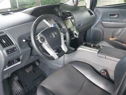 Тойота Prius MPV 2012 в Здолбунове на Automoto.ua Серый Тойота Prius MPV, объемом двигателя 1.8 л и пробегом 340 тыс. км за 14500 $, фото 1 на Automoto.ua