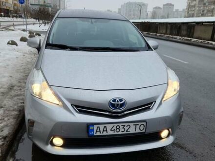 Тойота Prius MPV 2012 в Киеве на Automoto.ua Серый Тойота Prius MPV, объемом двигателя 1.8 л и пробегом 276 тыс. км за 16900 $, фото 1 на Automoto.ua