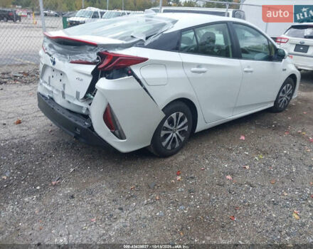 Белый Тойота Prius Prime, объемом двигателя 1.8 л и пробегом 54 тыс. км за 5000 $, фото 3 на Automoto.ua