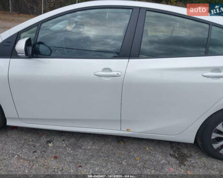 Белый Тойота Prius Prime, объемом двигателя 1.8 л и пробегом 54 тыс. км за 5000 $, фото 7 на Automoto.ua