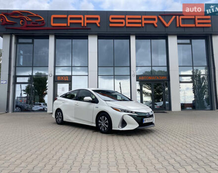 Білий Тойота Prius Prime, об'ємом двигуна 1.8 л та пробігом 116 тис. км за 18900 $, фото 1 на Automoto.ua