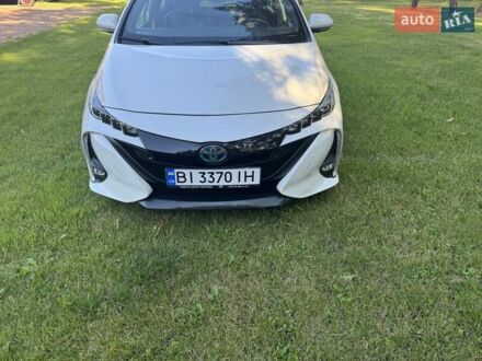 Білий Тойота Prius Prime, об'ємом двигуна 1.8 л та пробігом 68 тис. км за 21500 $, фото 1 на Automoto.ua