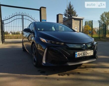 Черный Тойота Prius Prime, объемом двигателя 1.8 л и пробегом 9 тыс. км за 24750 $, фото 3 на Automoto.ua