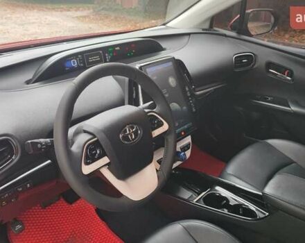 Красный Тойота Prius Prime, объемом двигателя 1.8 л и пробегом 81 тыс. км за 18000 $, фото 23 на Automoto.ua