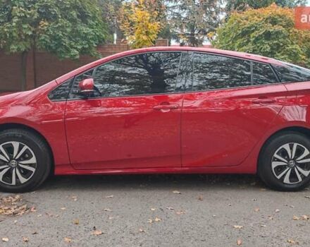 Красный Тойота Prius Prime, объемом двигателя 1.8 л и пробегом 81 тыс. км за 18000 $, фото 2 на Automoto.ua