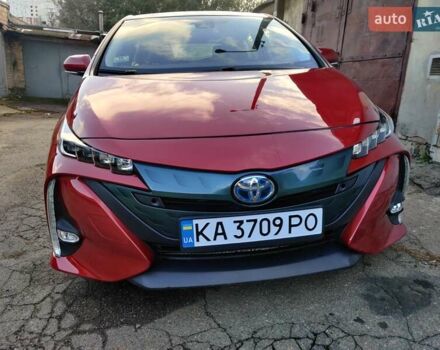 Красный Тойота Prius Prime, объемом двигателя 1.8 л и пробегом 93 тыс. км за 18900 $, фото 2 на Automoto.ua