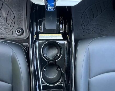 Красный Тойота Prius Prime, объемом двигателя 1.8 л и пробегом 136 тыс. км за 17700 $, фото 11 на Automoto.ua