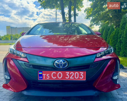 Красный Тойота Prius Prime, объемом двигателя 1.8 л и пробегом 67 тыс. км за 18400 $, фото 4 на Automoto.ua