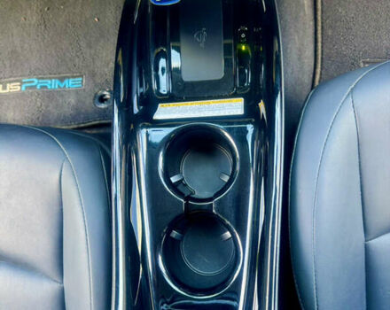 Красный Тойота Prius Prime, объемом двигателя 1.8 л и пробегом 67 тыс. км за 18400 $, фото 16 на Automoto.ua