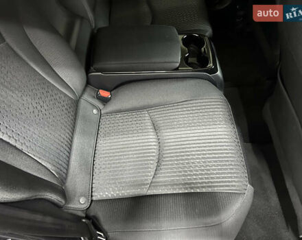 Красный Тойота Prius Prime, объемом двигателя 1.8 л и пробегом 127 тыс. км за 17900 $, фото 15 на Automoto.ua