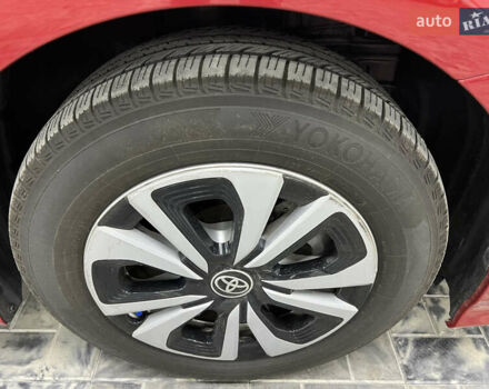 Красный Тойота Prius Prime, объемом двигателя 1.8 л и пробегом 127 тыс. км за 17900 $, фото 17 на Automoto.ua