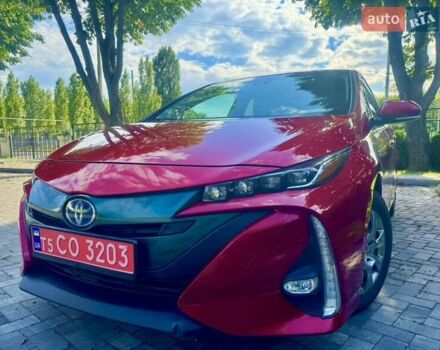 Красный Тойота Prius Prime, объемом двигателя 1.8 л и пробегом 67 тыс. км за 18400 $, фото 1 на Automoto.ua