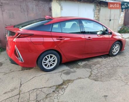 Красный Тойота Prius Prime, объемом двигателя 1.8 л и пробегом 93 тыс. км за 18900 $, фото 4 на Automoto.ua