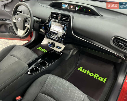 Красный Тойота Prius Prime, объемом двигателя 1.8 л и пробегом 127 тыс. км за 17900 $, фото 6 на Automoto.ua