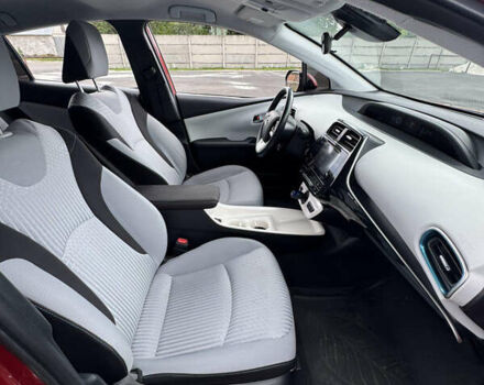 Тойота Prius Prime 2018 у Києві на Automoto.ua Червоний Тойота Prius Prime, об'ємом двигуна 1.8 л та пробігом 99 тис. км за 17300 $, фото 11 на Automoto.ua