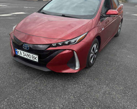 Тойота Prius Prime 2018 у Києві на Automoto.ua Червоний Тойота Prius Prime, об'ємом двигуна 1.8 л та пробігом 99 тис. км за 17300 $, фото 1 на Automoto.ua