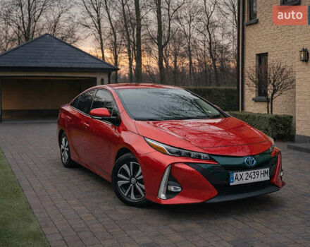 Красный Тойота Prius Prime, объемом двигателя 1.8 л и пробегом 81 тыс. км за 17999 $, фото 1 на Automoto.ua