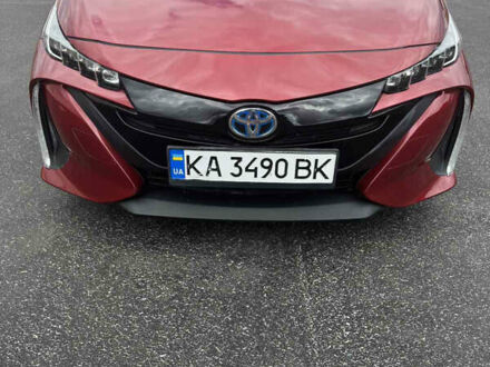 Тойота Prius Prime 2018 у Києві на Automoto.ua Червоний Тойота Prius Prime, об'ємом двигуна 1.8 л та пробігом 99 тис. км за 17300 $, фото 1 на Automoto.ua