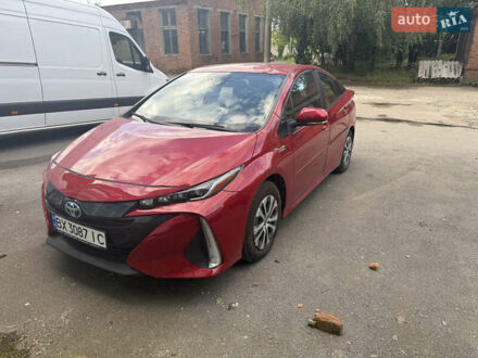 Тойота Prius Prime 2021 у Хмельницькому на Automoto.ua Червоний Тойота Prius Prime, об'ємом двигуна 1.8 л та пробігом 78 тис. км за 17300 $, фото 1 на Automoto.ua