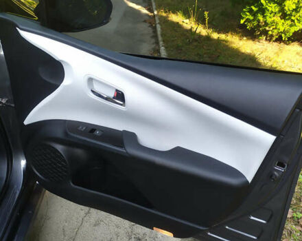 Серый Тойота Prius Prime, объемом двигателя 1.8 л и пробегом 202 тыс. км за 21999 $, фото 12 на Automoto.ua