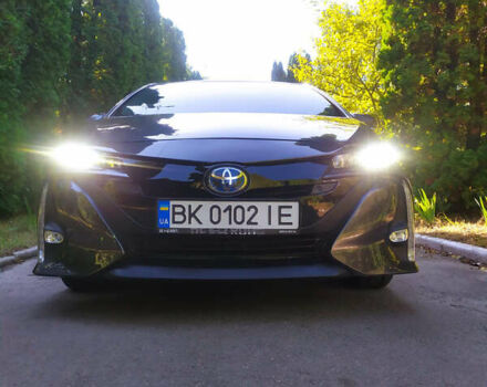 Серый Тойота Prius Prime, объемом двигателя 1.8 л и пробегом 202 тыс. км за 21999 $, фото 1 на Automoto.ua