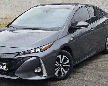 Серый Тойота Prius Prime, объемом двигателя 1.8 л и пробегом 92 тыс. км за 18799 $, фото 2 на Automoto.ua