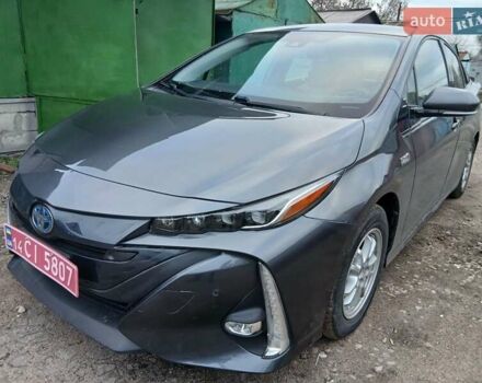 Серый Тойота Prius Prime, объемом двигателя 1.8 л и пробегом 150 тыс. км за 18490 $, фото 6 на Automoto.ua