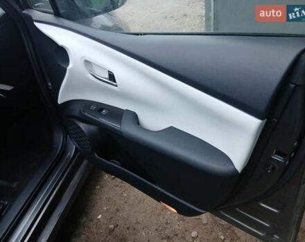 Серый Тойота Prius Prime, объемом двигателя 1.8 л и пробегом 150 тыс. км за 18490 $, фото 18 на Automoto.ua