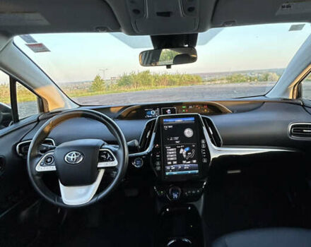 Серый Тойота Prius Prime, объемом двигателя 1.8 л и пробегом 93 тыс. км за 22300 $, фото 27 на Automoto.ua