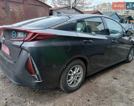 Серый Тойота Prius Prime, объемом двигателя 1.8 л и пробегом 150 тыс. км за 18490 $, фото 1 на Automoto.ua