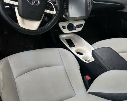 Серый Тойота Prius Prime, объемом двигателя 1.8 л и пробегом 150 тыс. км за 18490 $, фото 12 на Automoto.ua