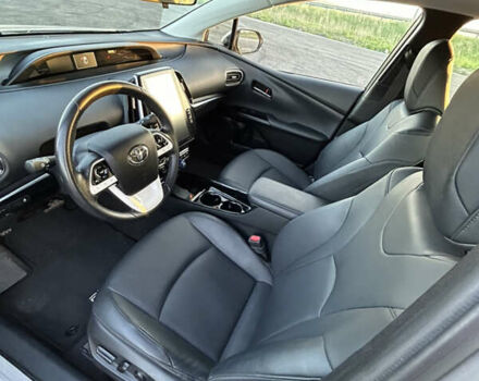 Серый Тойота Prius Prime, объемом двигателя 1.8 л и пробегом 93 тыс. км за 22300 $, фото 21 на Automoto.ua