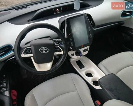 Серый Тойота Prius Prime, объемом двигателя 1.8 л и пробегом 150 тыс. км за 18490 $, фото 15 на Automoto.ua