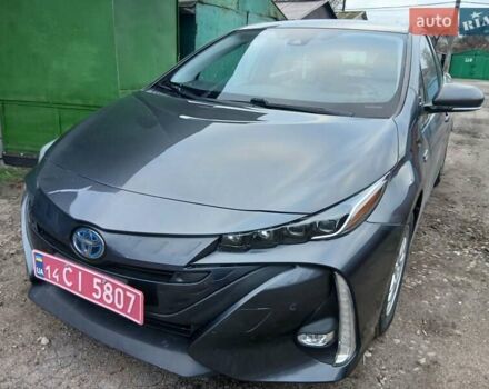 Серый Тойота Prius Prime, объемом двигателя 1.8 л и пробегом 150 тыс. км за 18490 $, фото 4 на Automoto.ua