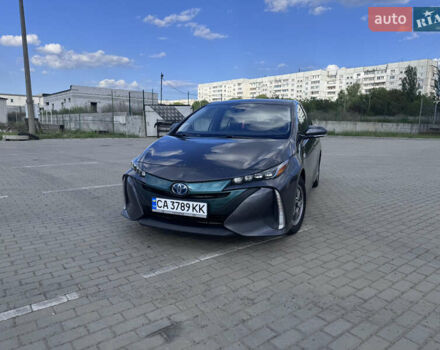 Серый Тойота Prius Prime, объемом двигателя 1.8 л и пробегом 157 тыс. км за 17300 $, фото 1 на Automoto.ua
