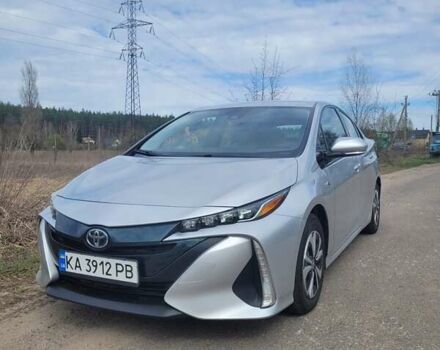 Сірий Тойота Prius Prime, об'ємом двигуна 1.8 л та пробігом 92 тис. км за 17300 $, фото 1 на Automoto.ua