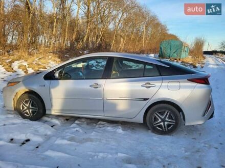 Тойота Prius Prime 2017 у Тернополі на Automoto.ua Сірий Тойота Prius Prime, об'ємом двигуна 1.8 л та пробігом 79 тис. км за 21800 $, фото 1 на Automoto.ua