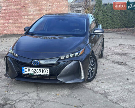 Серый Тойота Prius Prime, объемом двигателя 1.8 л и пробегом 163 тыс. км за 16500 $, фото 1 на Automoto.ua