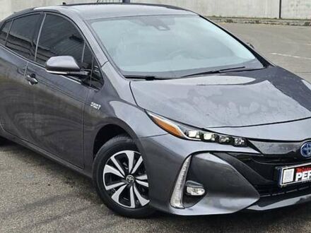 Серый Тойота Prius Prime, объемом двигателя 1.8 л и пробегом 92 тыс. км за 18799 $, фото 1 на Automoto.ua