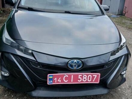 Серый Тойота Prius Prime, объемом двигателя 1.8 л и пробегом 150 тыс. км за 18490 $, фото 1 на Automoto.ua