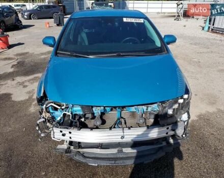 Синий Тойота Prius Prime, объемом двигателя 1.8 л и пробегом 130 тыс. км за 3000 $, фото 4 на Automoto.ua