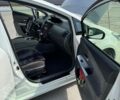 Білий Тойота Prius v, об'ємом двигуна 1.8 л та пробігом 298 тис. км за 10200 $, фото 15 на Automoto.ua