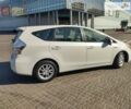 Белый Тойота Prius v, объемом двигателя 1.8 л и пробегом 192 тыс. км за 12250 $, фото 3 на Automoto.ua