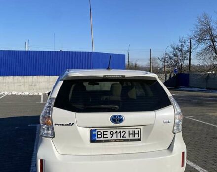 Білий Тойота Prius v, об'ємом двигуна 1.8 л та пробігом 212 тис. км за 15000 $, фото 4 на Automoto.ua