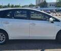 Белый Тойота Prius v, объемом двигателя 1.8 л и пробегом 230 тыс. км за 13500 $, фото 7 на Automoto.ua