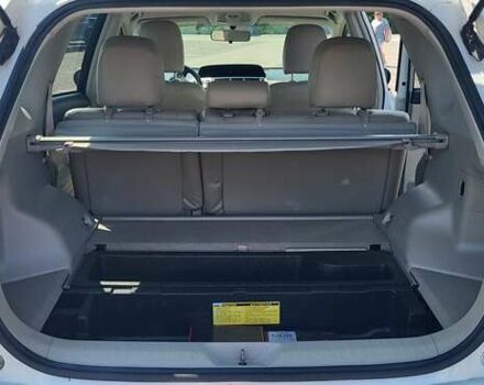 Белый Тойота Prius v, объемом двигателя 1.8 л и пробегом 230 тыс. км за 13500 $, фото 10 на Automoto.ua