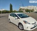 Белый Тойота Prius v, объемом двигателя 1.8 л и пробегом 192 тыс. км за 12250 $, фото 1 на Automoto.ua