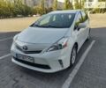 Белый Тойота Prius v, объемом двигателя 1.8 л и пробегом 192 тыс. км за 12250 $, фото 6 на Automoto.ua