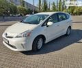 Белый Тойота Prius v, объемом двигателя 1.8 л и пробегом 192 тыс. км за 12250 $, фото 1 на Automoto.ua